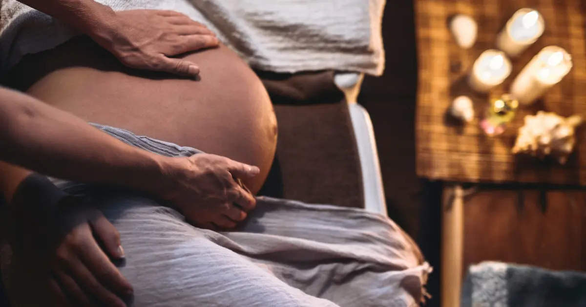massage-during-pregnancy_YF-1